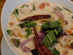 -Chom Cafe and Restaurant