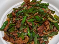 -阿瓦山寨·湘菜现炒·剁椒鱼头王(咸阳总店)