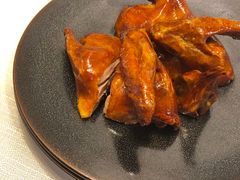 玻璃皮润烧乳鸽-北京厨房(西安SKP店)