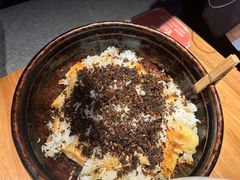 -帅巴人舅母子腊蹄民俗村