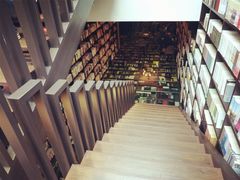 -钟书阁(松江泰晤士小镇店)