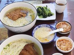 -百年老字号·观振兴蟹黄面·三虾面·苏式面(观前街富仁坊巷店)