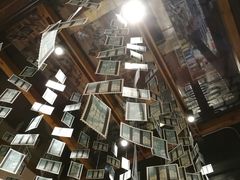 -猫的天空之城概念书店(杭州南宋御街店)