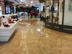 -王府井百货熙地港店