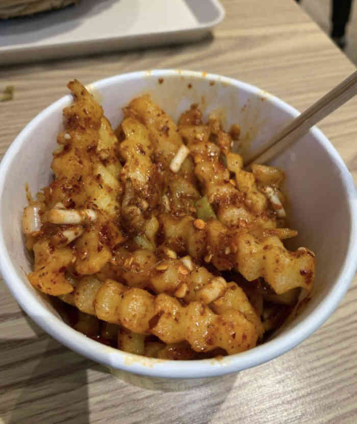 撩嘴·锅巴土豆(礼嘉龙湖天街店)-"点了他家的牛肉粉,嗯,香辣,好吃.