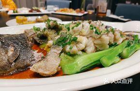 Steamed Sea Bass with Garlic
