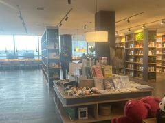 -魔方城市书房(中街益田店)