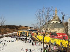 -采薇庄园四季滑雪场