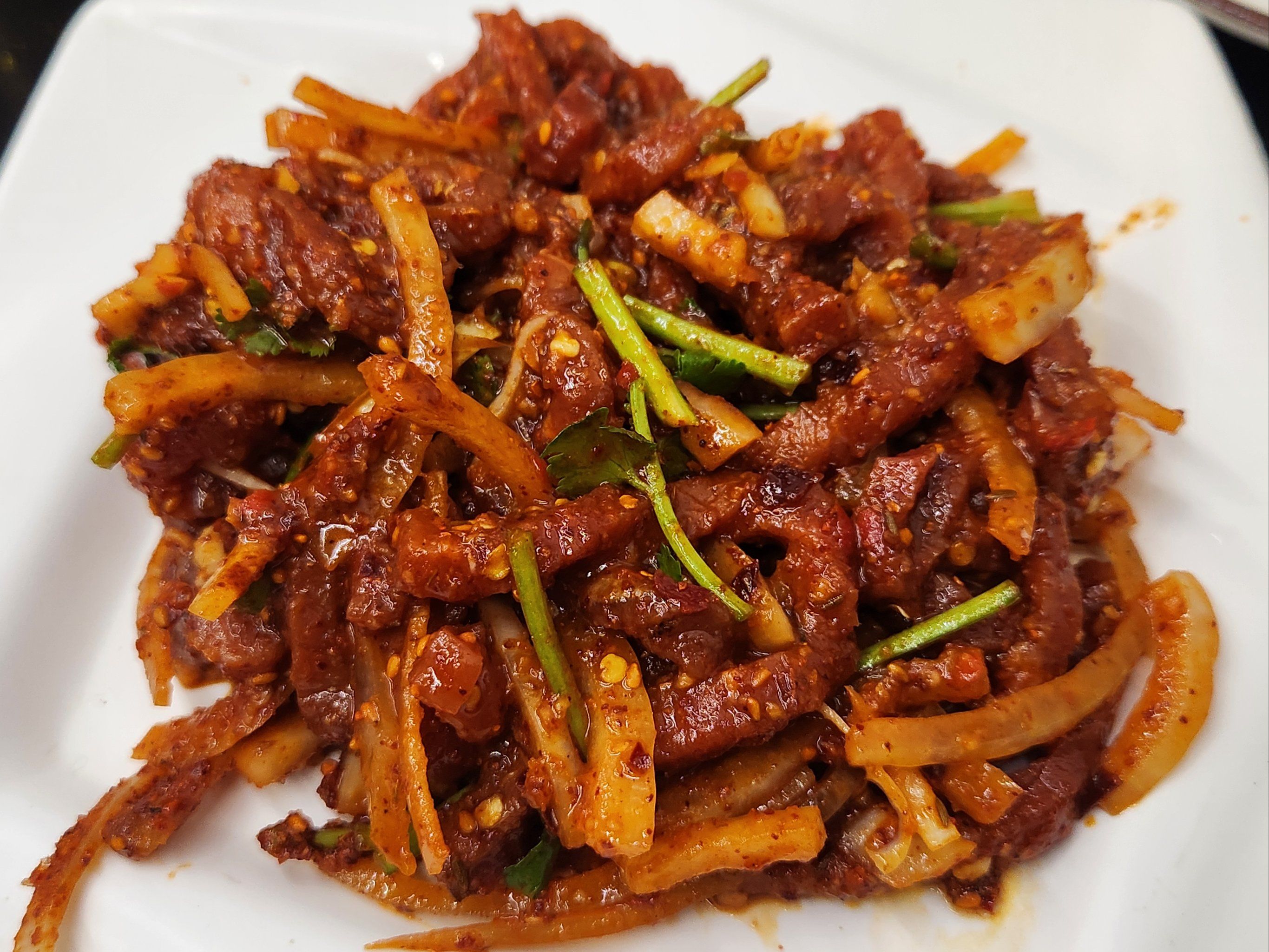 非常有特色,服务也很好,生拌牛肉特别惊艳