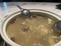 滇产羊肚菌鸡汤-汤城·料青山