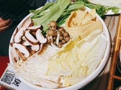 -鸡遇虾煲干锅火锅(小寨金莎店)
