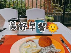 -深圳富苑皇冠假日套房酒店