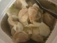 虾肉馄饨-南城香·饭香串香馄饨香(青年路店)