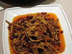 -老码头黑皮肘子锅包肉(赣水路店)