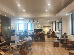 大堂-星巴克臻选(广州沙面店)