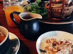 -Cau Go Vietnamese Cuisine