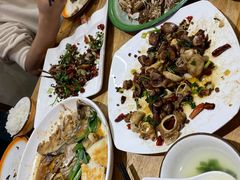 -超越海鲜屋(飞龙物业店)