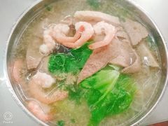 猪杂米粉汤-广场正宗原汁薏米店