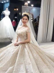 -艾米丽婚纱礼服