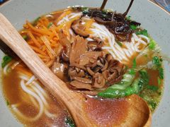 -百春原湖南牛肉粉(百联世纪店)