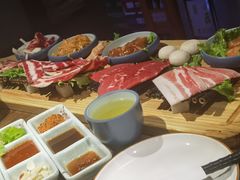 -明洞阿姨·韩式酱蟹烤肉·创意料理(三元桥店)