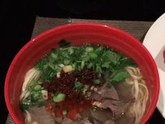 -大中华希尔顿酒店-念自助餐·嗨啤·小龙虾