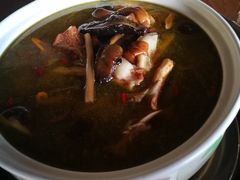 -杨记山珍鸡煲菌汤锅