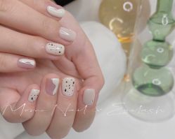 -Momo nail 日系美甲