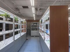 -无奔眼镜·蔡司·依视路授权店(马家堡店)