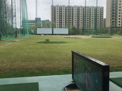 -仙霞高尔夫练习场-停车场