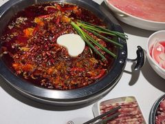 -茅草房·河畔园林火锅