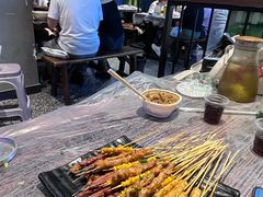 -老街烧烤大排档·地道湖北菜·龙虾馆(汉口火车站店)