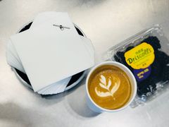 拿铁-Seesaw Coffee(上海国金中心店)