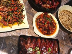 -巴厘龙虾·榜首油焖大虾(音乐学院·沿江酒馆店)