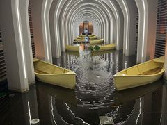 -涨巢·潮玩水疗局