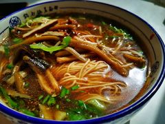 -镇南锅盖面馆(解放路店)