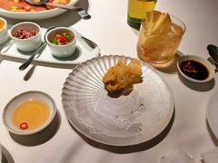 香酥乳山生蚝拼鱼子酱-荣轩(新荣记环球金融中心店)