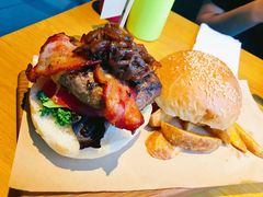 经典大汉堡-The Diner X餐厅(青岛万象城店)