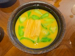 浓汤鲜腐竹浸丝瓜-华尔道夫酒店·紫金阁