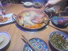 -洱火云南酸菜牛肉火锅(石景山当代商城店)