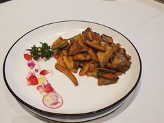 紫苏肉碎炒杏鲍菇-若蘭慈·无国界素食料理(欢乐海岸店)