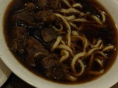 牛肉面-清真吴记门钉肉饼·喜多利