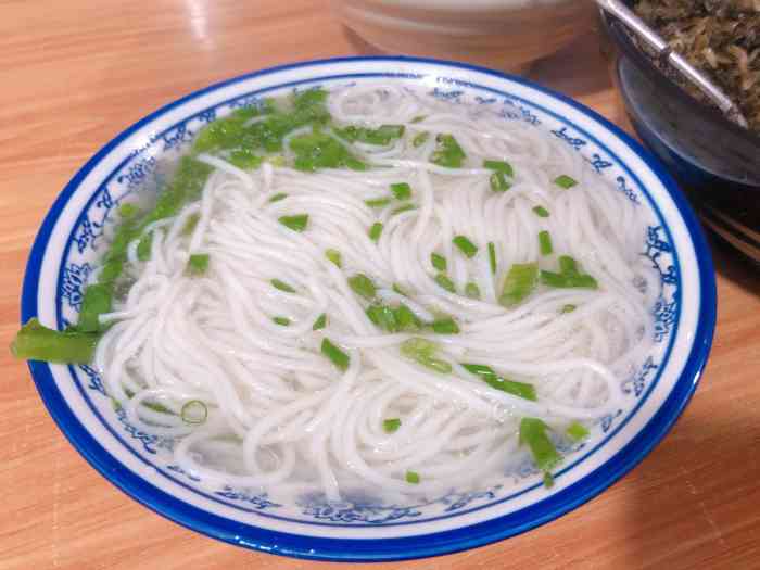 戴米线-"素米线的吃法是米线 三种咸菜,咸菜自助,."-大众点评移动版