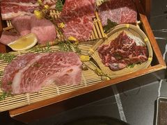 -山川小町·极番烧肉(新地假日广场店)