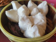 蚝皇叉烧包-粤仔湾砂锅粥(广益哥伦布店)