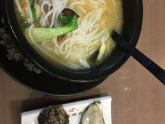 -灵芝妹子海鲜米线(香炉礁山姆店)