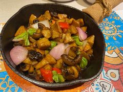 -云海肴·汽锅鸡·云南菜(天山百盛优客店)