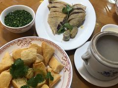 -正宗普宁豆干坊·洪记砂锅粥(红领巾路店)