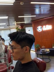 -米娜男士新国潮理发馆