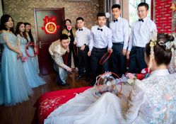 点击看大图 -爱伊人婚纱礼服美妆馆